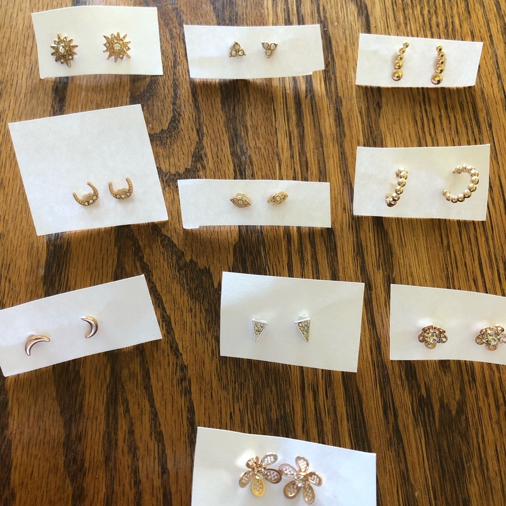10 pairs of earrings